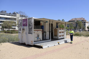Nuevo ecoparque móvil en la plaza Reino Unido de Paiporta